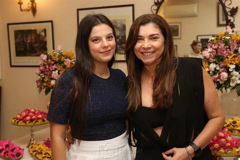 Aline Carneiro e Régia Pontes