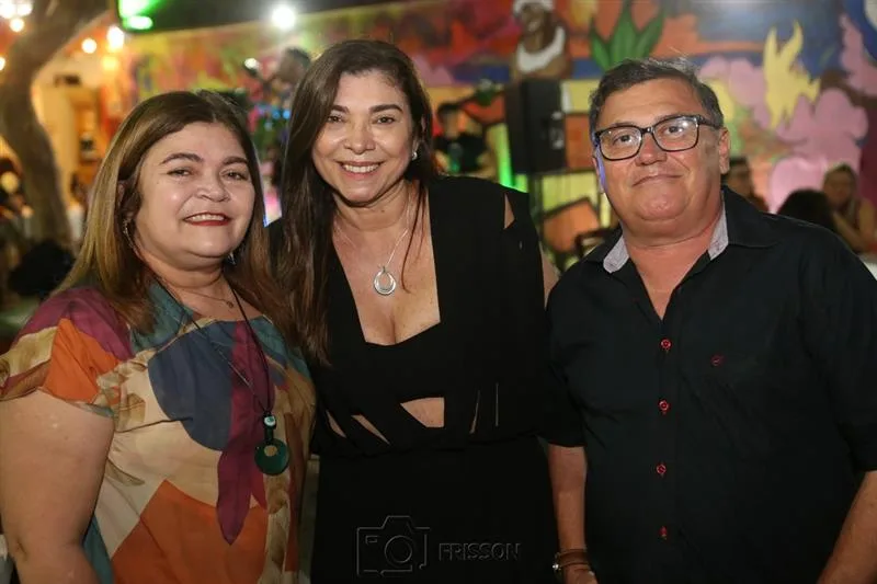 Cristiane de Oliveira, Régia Pontes e Marcos Saraiva