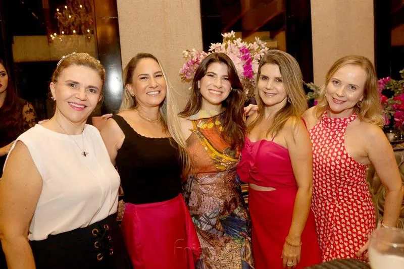 Ana Cristina Lobo, Patricia Ferran, Themis Briand, Sandra Peixoto e Danielle Braga