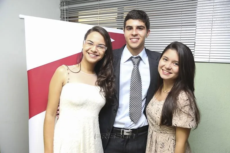 Carolina Correia, Matheus Morais e Julia Mitsue