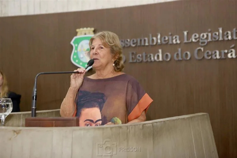 Ana Lúcia Mota