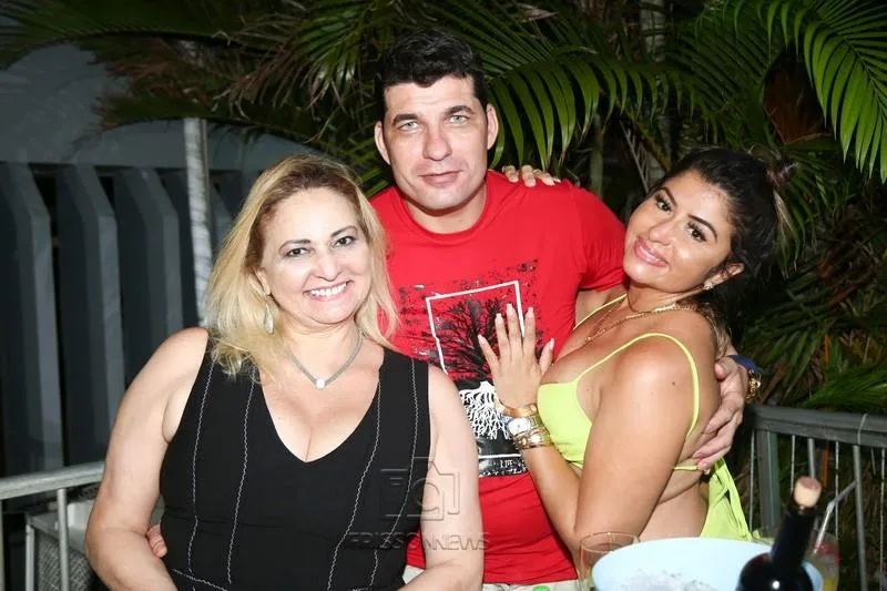 Ana Régia, Felipe Maia e Larissa Linhares