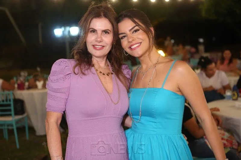 Carla e Camila Nogueira