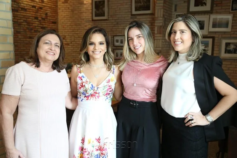 Ana Lúcia, Viviane Martins, Lina e Roberta Ponte