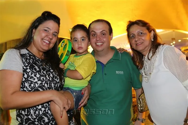 Camila, Marcela e Marcelo Rizzato, Verônica Fialho