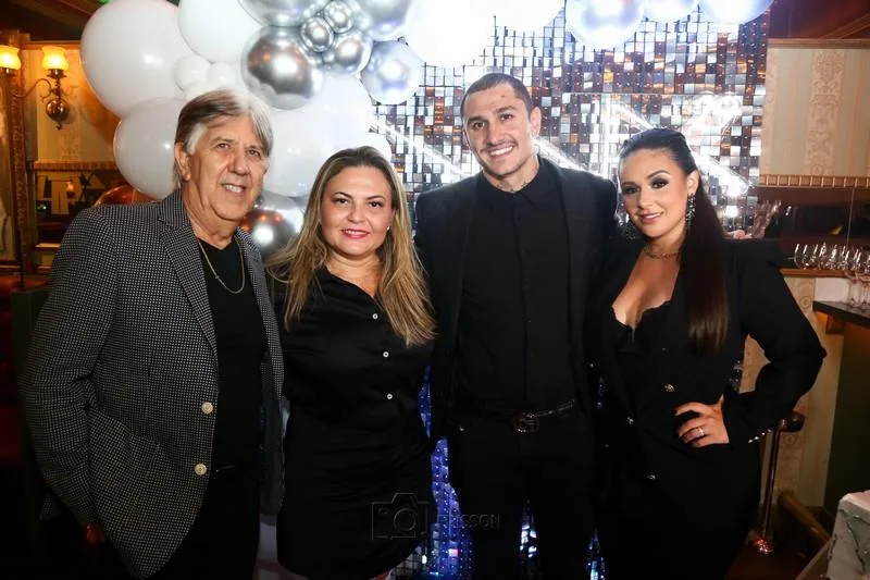 Ângelo e Tatiana Oliva, Vinicius Vina e Caroline Sitonio