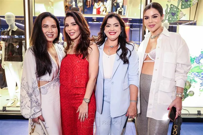 Carol Yamazaki, Juliana Freire, Viviane Almada e Camila Nogueira