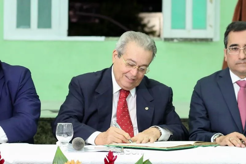 Assinatura do Termo de Posse
