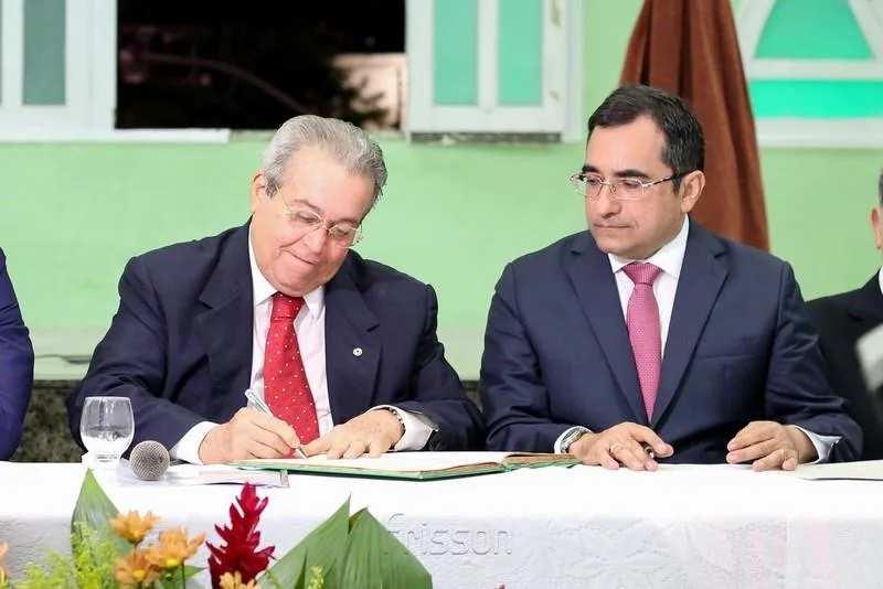 Assinatura do Termo de Posse
