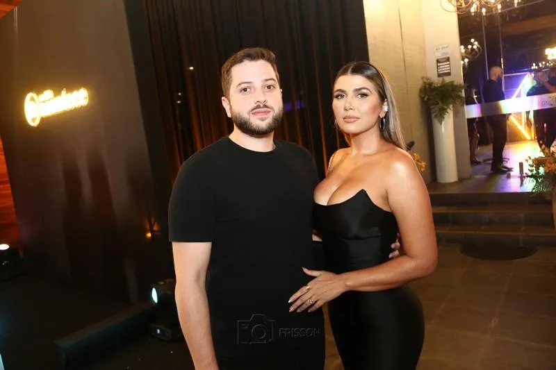 Alex Azulei e Nayara Pearce