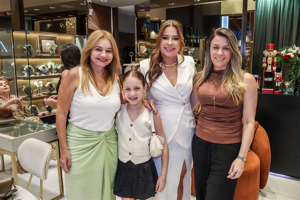 Ana Cristina Camelo, Laura Ribeiro, Camila Ximenes e Ana Luisa Ribeiro