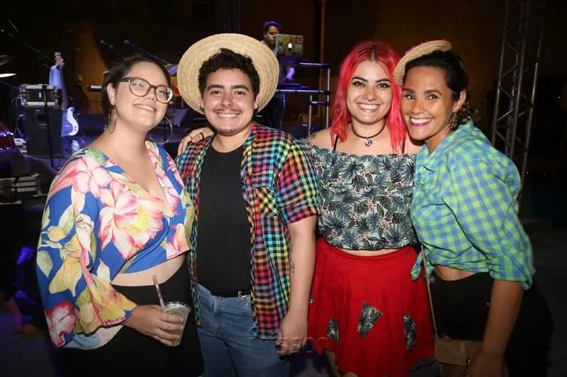 Aline Medeiros, Diego Santiago, Samanta Rosa e Regi Santiago