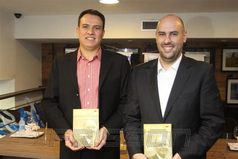 Rogerio Formigone e Douglas Tavolaro