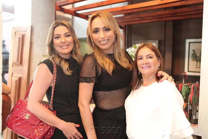 Debora Nibom, Mabel Portela e Chris Pontes