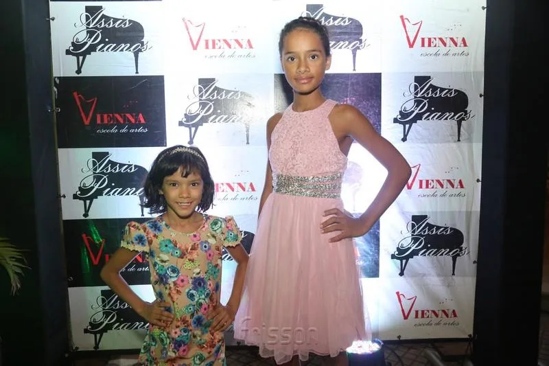 Gabriele e Juliana Costa