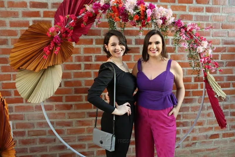 Aline Fav e Karine Mendonça