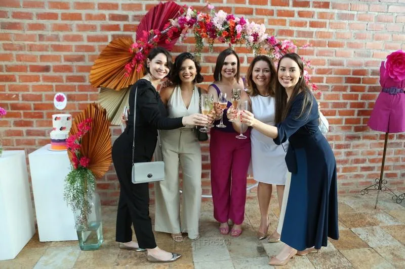 Aline Fav, Jalline Gea, Karine Mendonça, Harla Pinheiro e Sara Siqueira