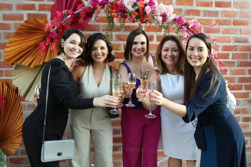 Aline Fav, Jalline Gea, Karine Mendonça, Harla Pinheiro e Sara Siqueira