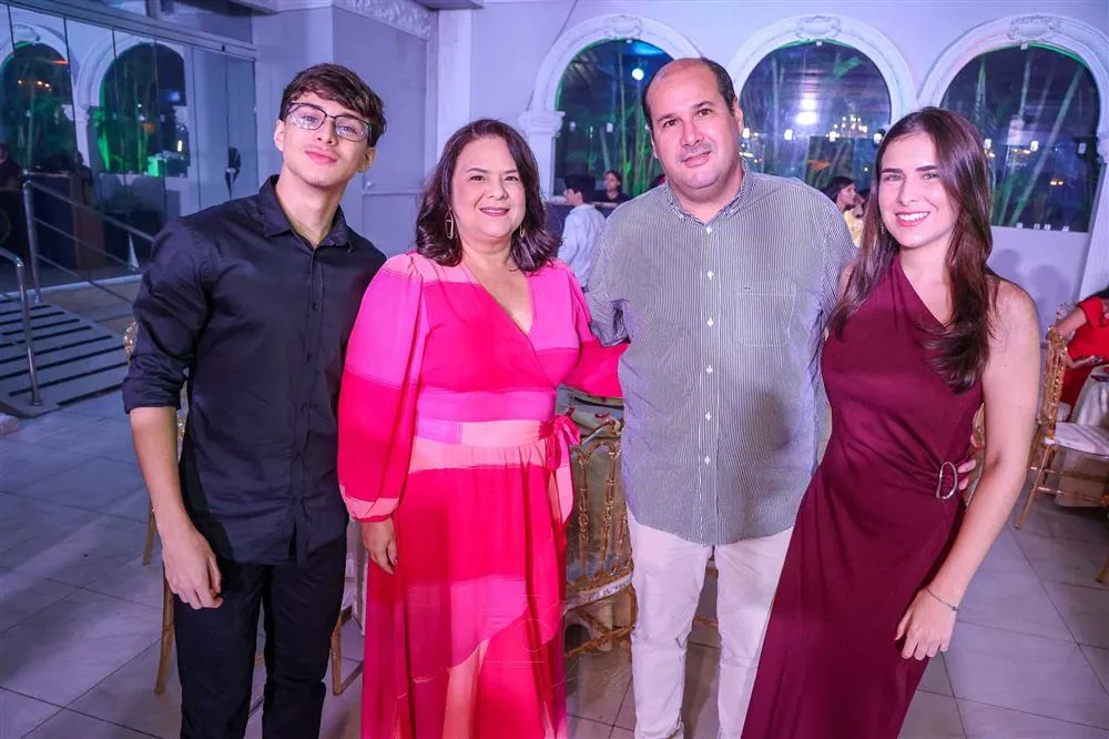 Alison Filho, Raquelia, Alison e Julia Seledonio