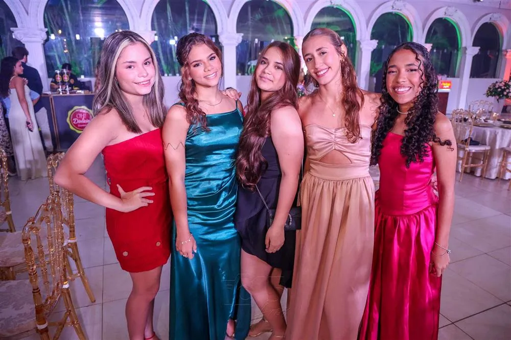 Ana Beatriz Pereira, Rebeca Fernandes, Leticia Valentina, Sofia Menezes e Ana Beatriz Lima