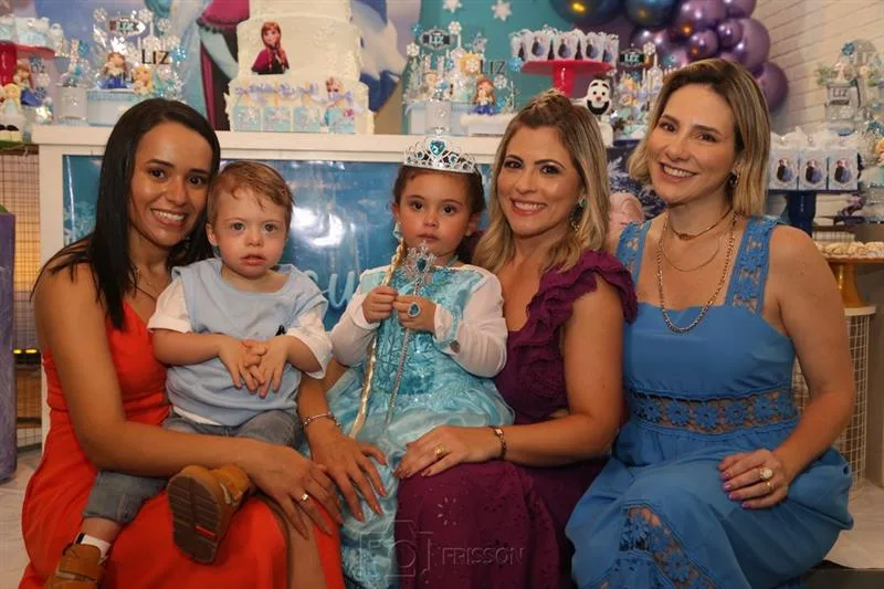 Aline Rodrigues, Miguel Neto, Lis, Carol Assunção e Gaída Dias