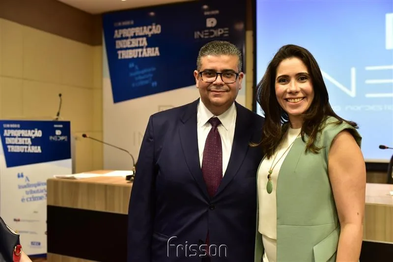 Ademar Mendes Bezerra Jr. e Aline Bezerra