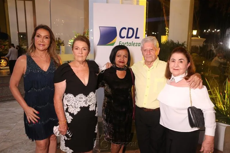 Ana Maria, Sônia Rolim, Ivanilda Oliveira, Valdir Araújo e Valdelice Correia