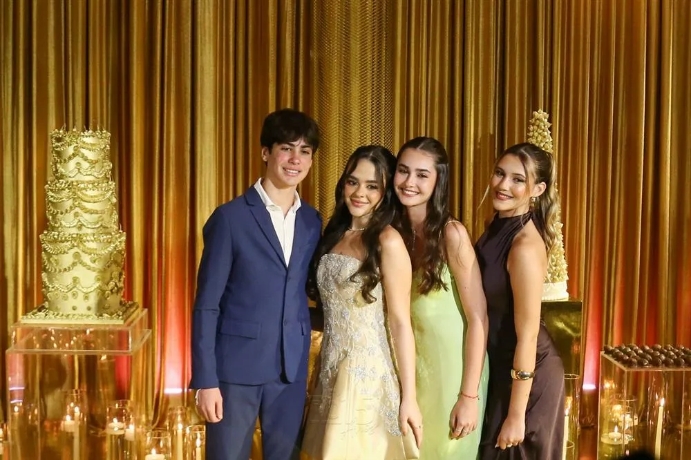 15 Anos de Marcela Veloso