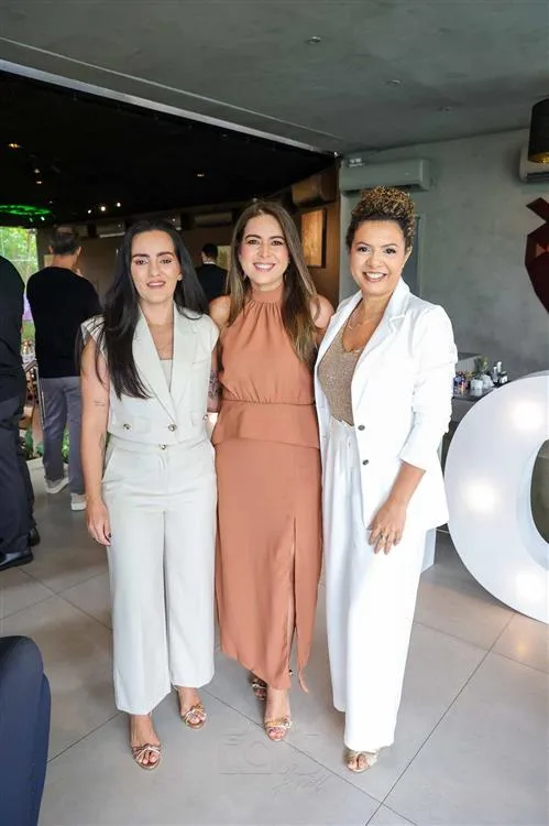 Cattarina Guarana, Laura Dantas e Luanda Santana