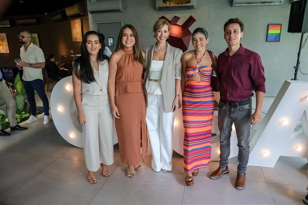 Cattarina Guarana, Laura Dantas, Laura Sleiman, Sara Porto e Alyson Cardoso