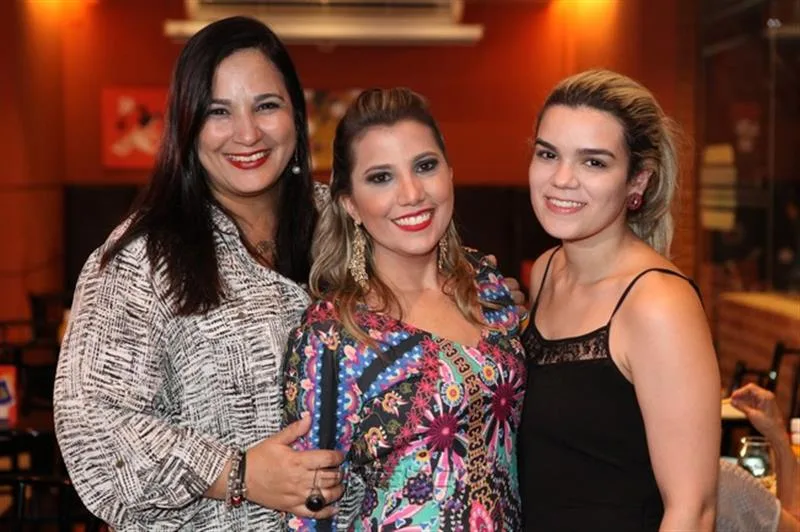 Adriana Santos, Gisele Nasser e Rafaella Meireles