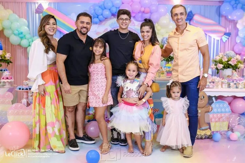 Carol Yamazaki, Xand Avião, Bebella, Enzo, Maria Vitória, Isabele Temóteo, Maria Valentina e Marcelo Marfrutas