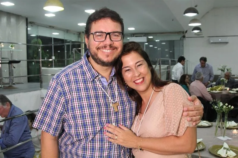 Adriano e Renata Oliveira