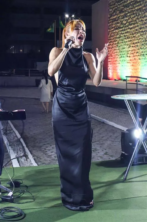 Cantora Vitoria Fernandez
