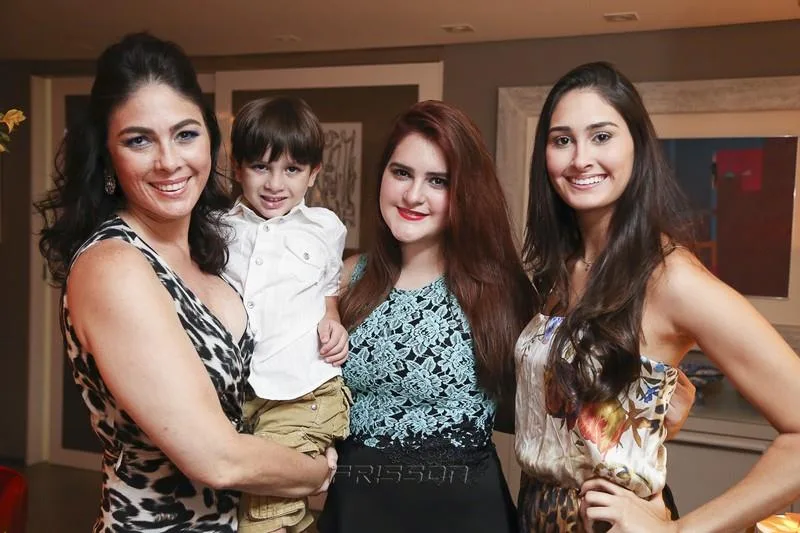 Izabela Fiúza, Pedro, Mariana e Fernanda