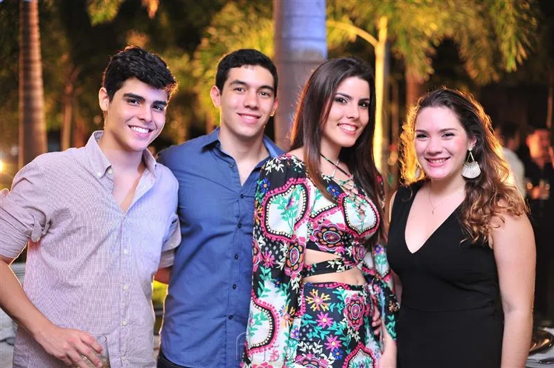 André Dantas, Demetrio Dibe, Sara Dantas e Sara Dibe