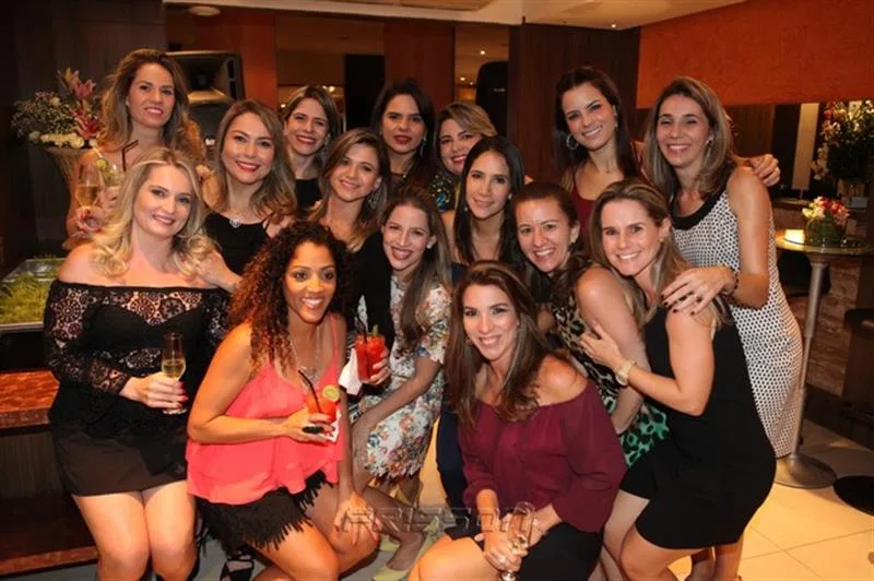 Aline Vasques e Amigas