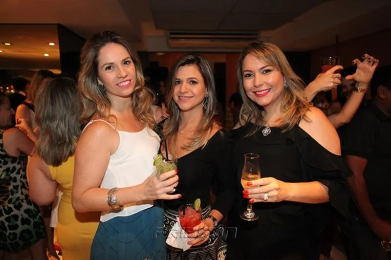 Aline Vasques e Amigas