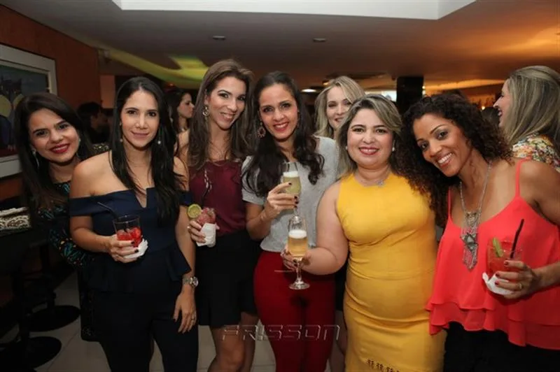 Aline Vasques e Amigas