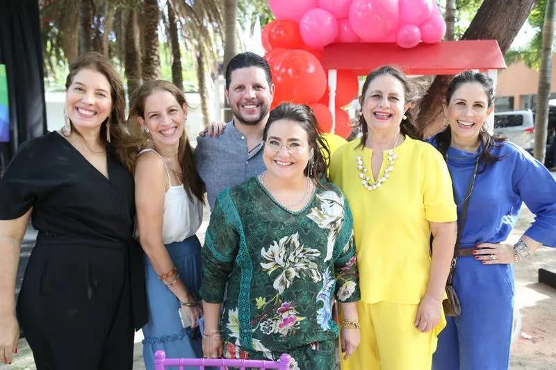 Adriana, Kika, Homero, Mayara, Verônica Silva e Fabiola Rocha