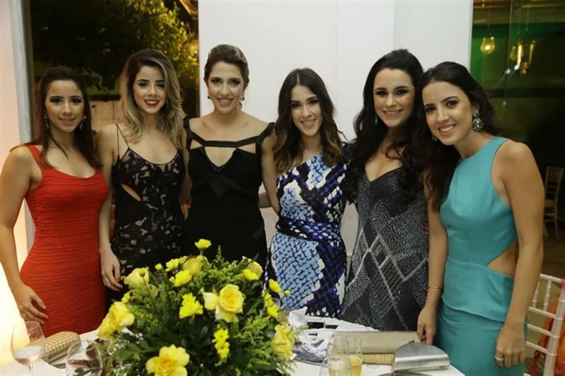 Alana Freitas, Larissa Oliveira, Roberta Ary, Sara Brasil, Mariana Fiúza e Carol Rezende