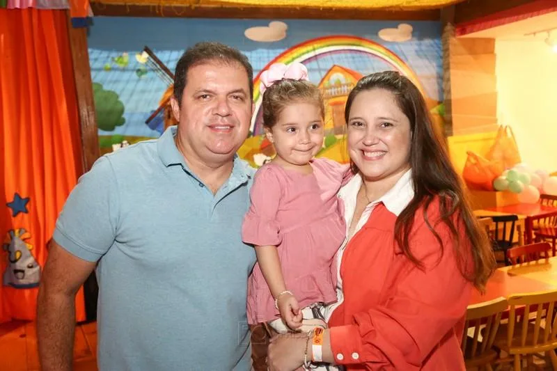 Júlio Aguiar, Giulia e Giviane Camilo