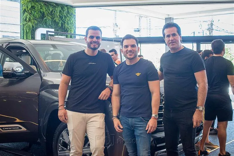 Adriano Miller, Felipe Moreira e Flávio Menezes