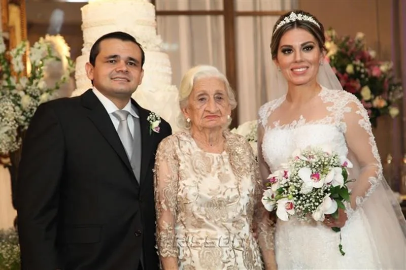 Noivos com Avó do Noivo