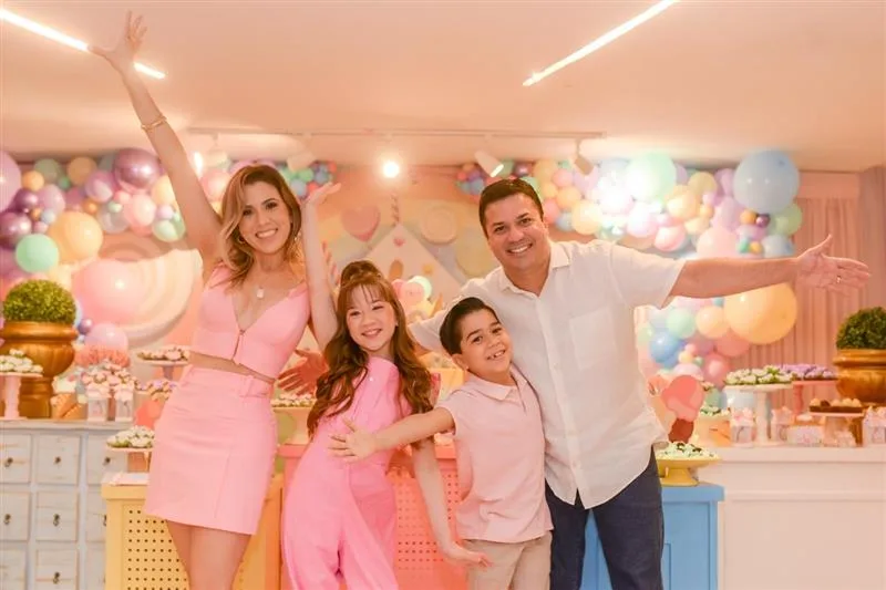 Louise, Chloe, Benjamin e Cássio Saboia