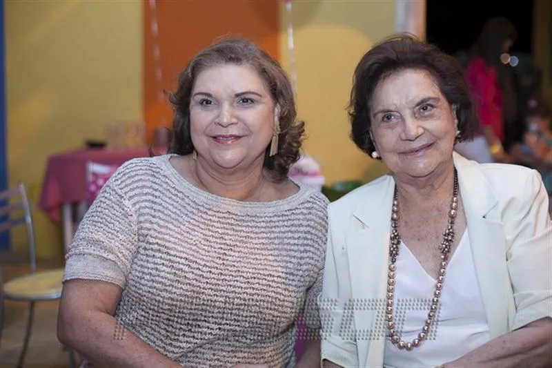 Aunésia Ayres de Moura e Amiga (6)