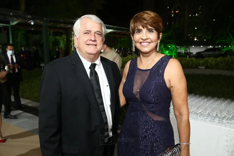 Antunes e Márcia Mota