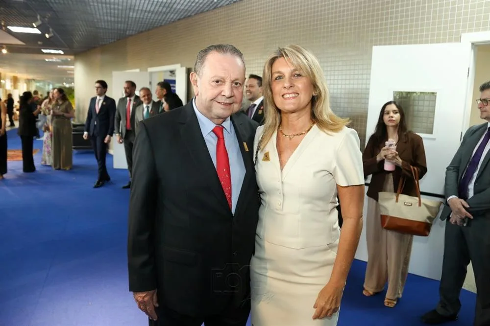 Ernani e Monique Barreira