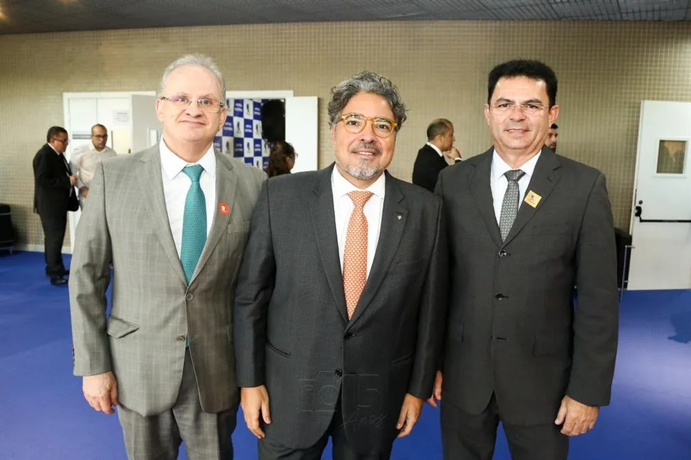 Fernandes Neto, Leandro Vasques e Antônio Sales