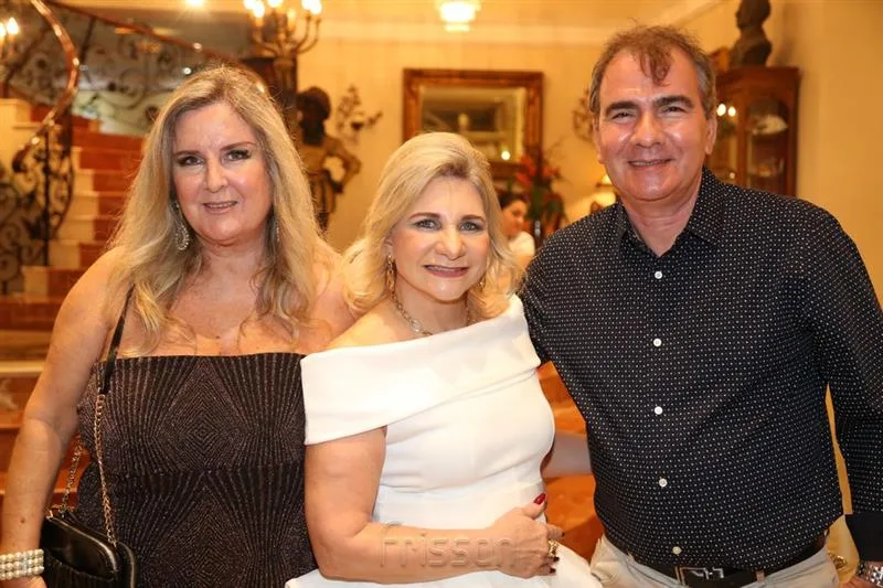 Rosângela Souza com Simone e Ricardo Hartmann